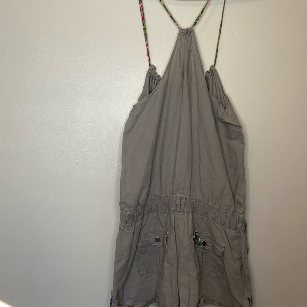 2 in 1 Abercrombie & Fitch Shorts Romper - Picture 2 of 6